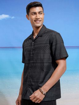 LOCOMOTIVE - Men Black Jacquard Self Design Collar Relaxed Fit Shirt