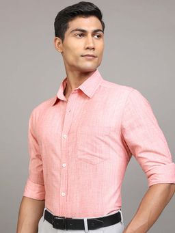 LOCOMOTIVE - Men Coral Textured Collar Regular Fit Shirt