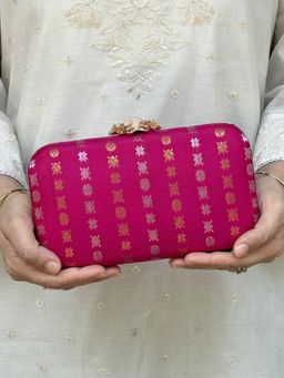 AMYRA - Palki Pure Kanchi Silk Clutch - Pink