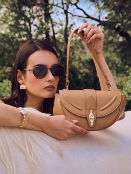 Kazo - Beige Willow Shoulder Bag (S)