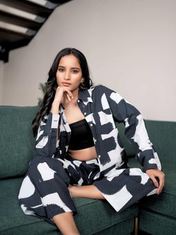 Beyond Tara - Monochrome Oversized Shirt