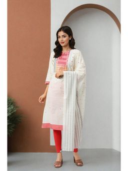 W - Women Yellow Geometric Print Rayon Kurta With Parallel Pant & Dupatta