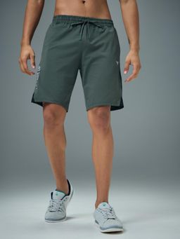Technosport - Green Men Solid Slim Fit Sports Shorts with Elastic Lite