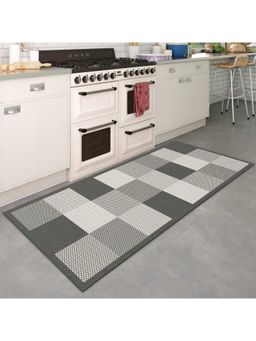 OBSESSIONS - Machine Made Anti- Static In & Outdoor Geometric Carpet, Taupe & D.Beige