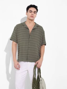 The Indian Garage Co - Men Green Textured Notched Lapel Collar Half Sleeves Shirt