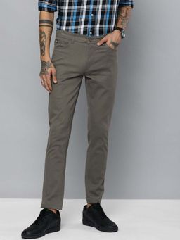 The Indian Garage Co - Men Slim Fit Solid Mid-Rise Chinos Green