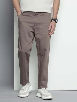 The Indian Garage Co - Men Regular Fit Solid Mid-Rise Chinos Beige