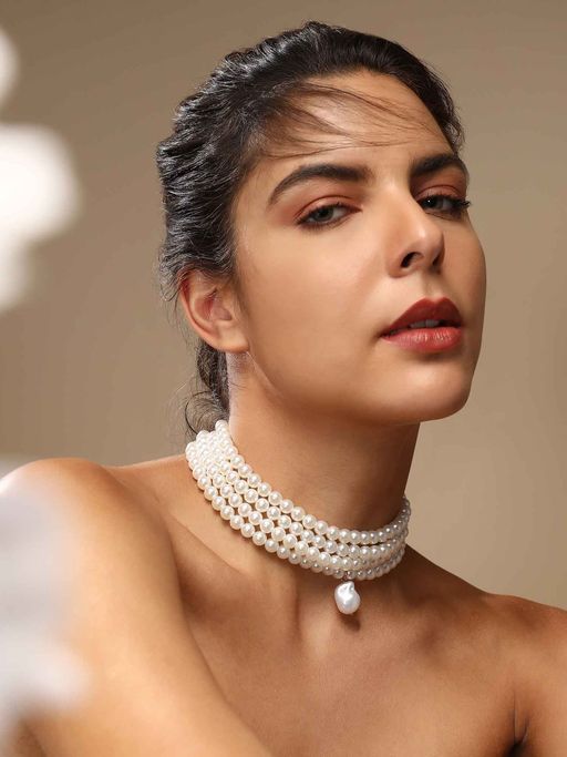 Sohi Womens The Small Jackie Statement Necklace - Pearl White