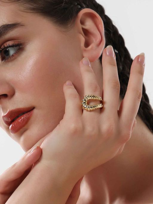 Sohi Womens The Gold Mollusks Statement Ring