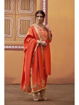 THETAA - Orange Hand Embroidered Katdana Work Kurta And Pant With Dupatta