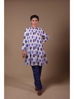THETAA - Blue Hand Embroidered Pintuck Kurti With Pant