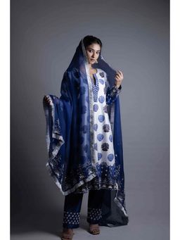 THETAA - Blue Hand Embroidered Kurta With Pant And Dupatta