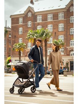 Nuna - Swiz Stroller Caviar (0-6 Months)