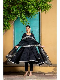 GAYRAA - Black Solid Tiered Anarkali Kurta with Pant and Gota Worked Dupatta (Set of 3)