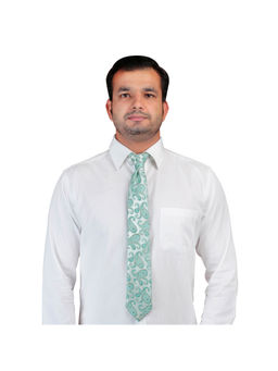 PELUCHE - Captivating Necktie for Men