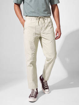 max - Off White Urbn Solid Regular Fit Pant