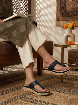 Global Step - Comfy Flat form's Black T-Strap Flats
