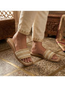 Beige color option, Currently selected