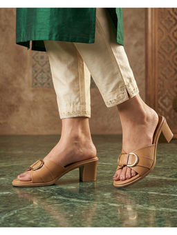 Global Step - Buckle ease Block Beige Heels