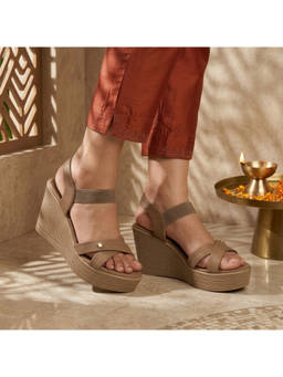 Global Step - Cross-Strap Wedges Beige Heels