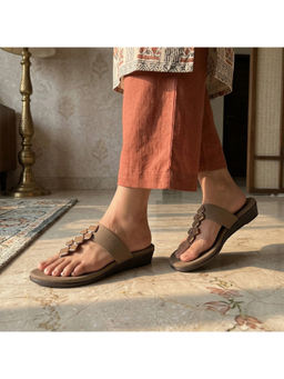 Global Step - Zoya Square Charm Beige T-Strap Flats