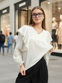 Off White color option