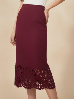 Outzidr - Burgundy Fish-Tail Fit Skirt With Bottom Hem Detail