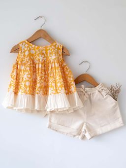 Love the world today - Scent Of Flowers Floral Cotton Girls Top & Shorts (Set of 2)