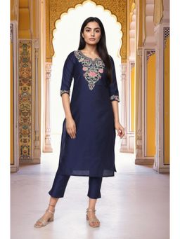 Aurelia - Women's Navy Blue Floral Embroidered Straight Kurta
