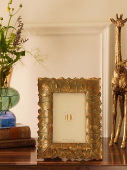 Pure Home + Living - Antique Gold Polyresin Photo Frame With Leaf Pattern (4x6)
