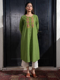 Rangsutra - Paheli Green Straight-Fit Cotton Pakka Hand Embroidery Kurta