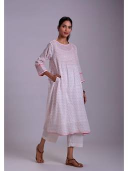 Rangsutra - Suhani White Flared Cotton Applique Kurta
