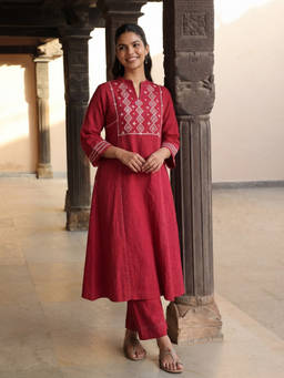 Rangsutra - Dhwani Red Kalidaar Cotton Desert Hand Embroidery Kurta