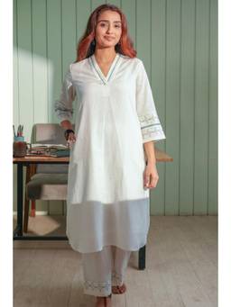 Rangsutra - Dhwani White A-Line Cotton Applique Kurta