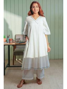 Rangsutra - Dhwani White Bell Sleeves Cotton Applique Kurta