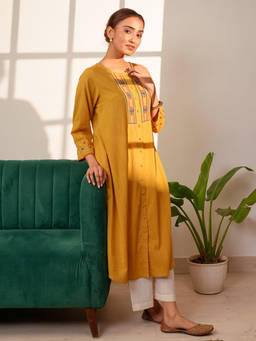 Rangsutra - Paheli Mustard Straight-Fit Cotton Pakka Hand Embroidery Kurta