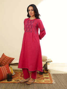 Rangsutra - Ruhani Magenta Front-Yoke Cotton Sindhi Hand Embroidery Kurta
