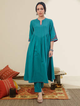 Rangsutra - Ruhani Teal Front-Yoke Cotton Sindhi Hand Embroidery Kurta