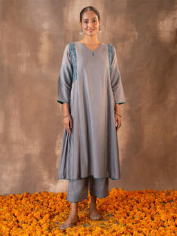 Rangsutra - Ruhani Grey Flared Cotton Silk Soof Hand Embroidery Kurta