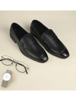 Metro - Men Black Slip On Formal Loafers