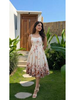 Mud spire - Ivory Garden Dress