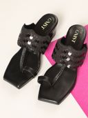 Black color option, Sold out, Currently selected