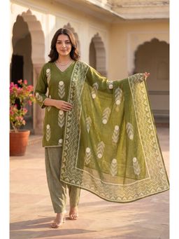 WOOMN - Women's Green Cotton Floral Kurta with Salwar & Dupatta