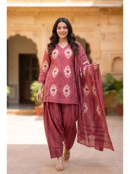 WOOMN - Women's Red Mul Floral Kurta with Salwar & Dupatta