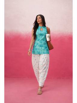 DEASHA INDIA - Women's Blue Cotton Solid Kurti and Farshi Pant