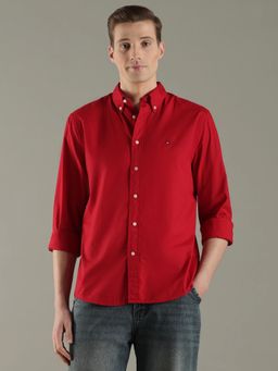 Tommy Hilfiger - Men Red Solid Regular Fit Cotton Shirt