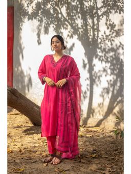 The Hemming Bird - Jamun Pink Pure Cotton Block Print Kurta with Pant and Dupatta