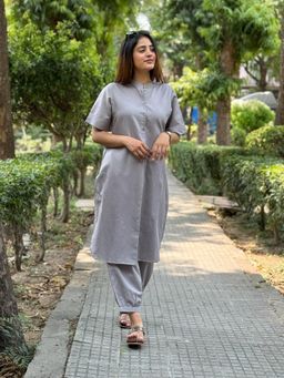 The Hemming Bird - The Grey Kurta with Pant