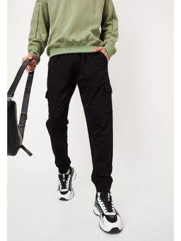 max - Men Black Solid Cargo Joggers
