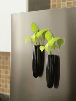 VarEesha - Greendoor Black Oval Ceramic Magnetic Planters Set of 2